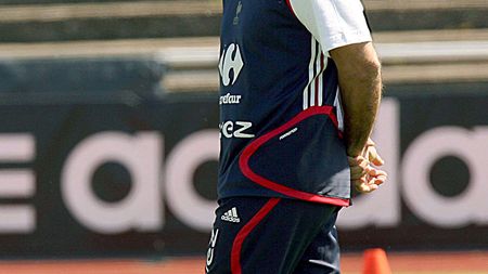 Domenech: "Ne gândim numai la meciul cu România!"