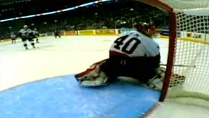 VIDEO** TOP 10 goluri bizare înscrise în playoff-ul NHL