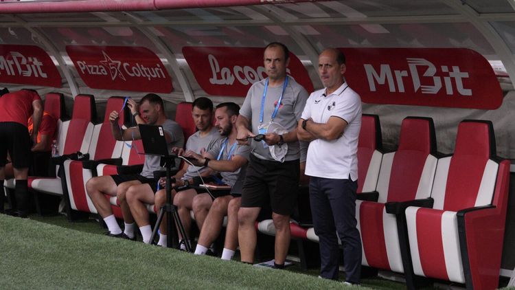 SPECIAL Dinamo luptă azi cu paradoxul! Cea mai slabă echipă din Superliga României are Antrenorul Anului în Ungaria!