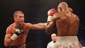 Lucian Bute își anunță revenirea în ring!** "Până în martie - aprilie îmi trec problemele de la mână"