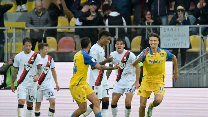 Daniel Boloca, singurul român care a strălucit în meciul Frosinone - Genoa, derby-ul echipelor deja promovate în Serie A! Gol marcat de mijlocașul central! Ce au făcut Radu Drăgușin și George Pușcaș