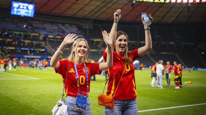 „Mi-au zis că sunt o c...ă trădătoare!”. Iubita fotbalistului a rupt tăcerea despre trauma pe care a trăit-o