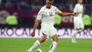 Pancu: "Nu suntem pregătiți de baraj, dar concentrarea e mare. Vânzarea Rapidului e din categoria 'să vezi și să nu crezi'!"