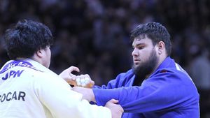 Judoka Vlăduț Simionescu, medalie de argint la Grand Prixul de la Haga. Ieșeanul urcă în clasamentul mondial