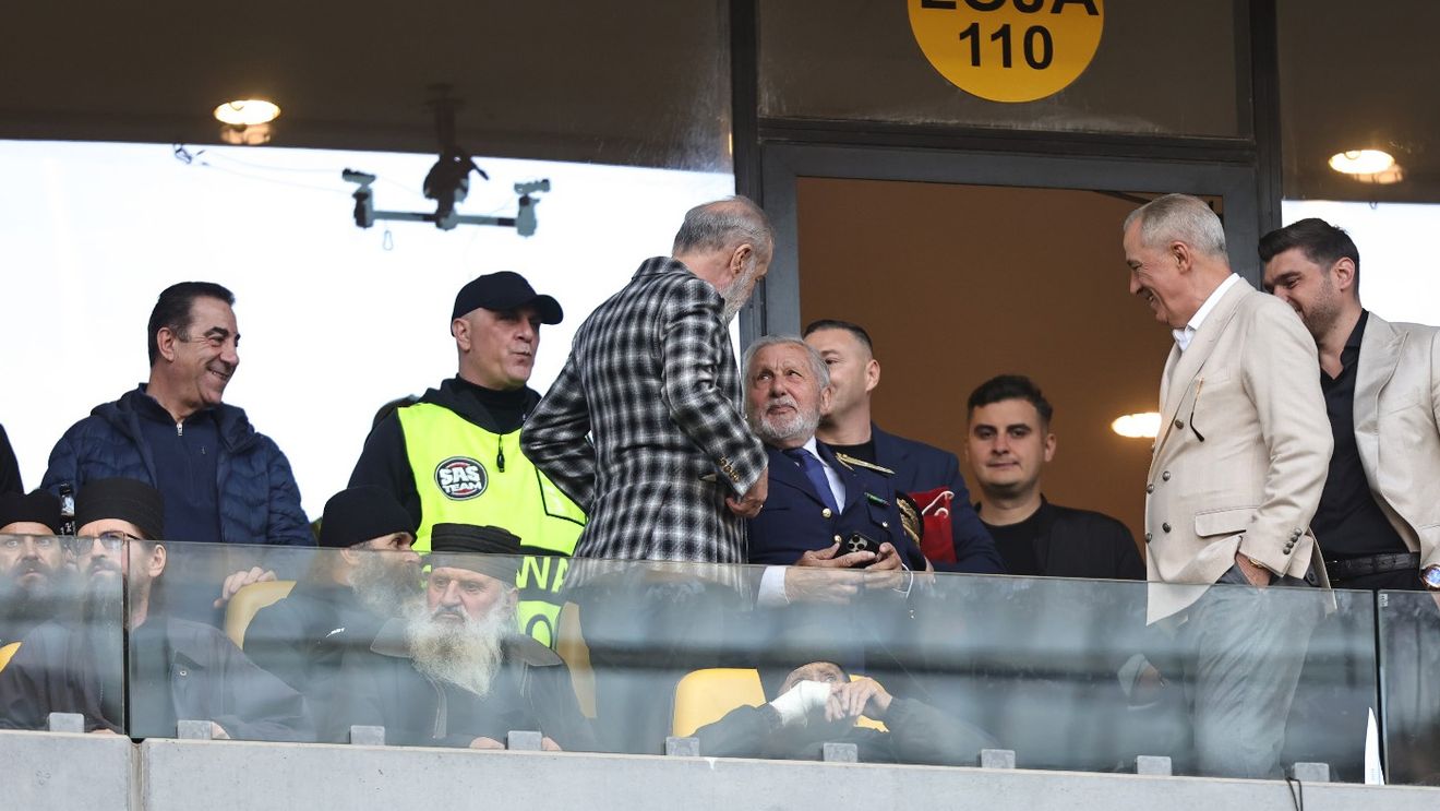 Ilie Năstase l-a făcut praf pe Marius Şumudică! E cea mai mare umilință pentru antrenorul Rapidului: „Se pricepe la fotbal, nu? Îi spun asta”