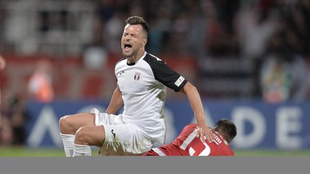 "Nu pot să înțeleg, n-ai cum să dai așa ceva. Gol mai valabil n-am văzut!". Llullaku, extrem de supărat pe Hațegan: "Poate deranjăm"