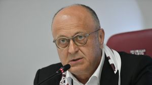 Italienii anunță că Dan Șucu va ataca acțiunile din Genoa rămase afaceriștilor din Miami. Planul e imposibil de oprit: alți trei miliardari români ar contribui la injecția de capital!