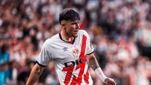 E gata cu transferul lui Andrei Rațiu la AS Roma. Fabrizio Romano a anunțat că italienii au cumpărat cu 25 de milioane de euro un brazilian