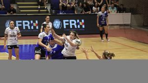 Când se joacă primul meci dintre Vâlcea și CSM București în noul sezon al Ligii Naționale de handbal feminin. Programul complet al turului