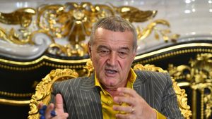 Gigi Becali, gest de mare eleganță! Prima reacție a miliardarului după accidentul în care o femeie a intrat în bolidul lui de 500.000 de euro: cum a încercat să o scape pe șoferiță! „Aș fi simțit și eu, nu?”
