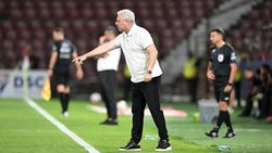 Tăieri masive de salarii la CFR Cluj. Fotbaliștii au acceptat, cazul lui Șumudică e un mister: „Nu-l dă nimeni afară”