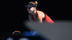 Halep, după o oră și 53 de minute de luptă, nervi și suferință: "Mi-am spus că nu trebuie să renunț și că trebuie să câștig". VIDEO | Ce spune Simona despre accidentarea la gleznă și cum au reacționat fanii când a comparat-o pe Aiava cu Serena Williams