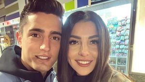 A doua oară e cu noroc! Steliano Filip s-a cununat civil cu actuala iubită, după ce a divorțat cu scandal de mama fiicei lui. Primele imagini de la eveniment | FOTO