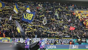 Ce n-ai văzut la TV în FCSB - Fenerbahce 1-1. Ca la Istanbul! Ce au făcut turcii pe Arena Națională în absența Peluzei Nord
