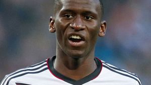 Arsenal, aproape de a transfera un fundaș de viitor: "Țin cu Arsenal de când eram mic"