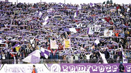 Fanii vor alt patron la Poli