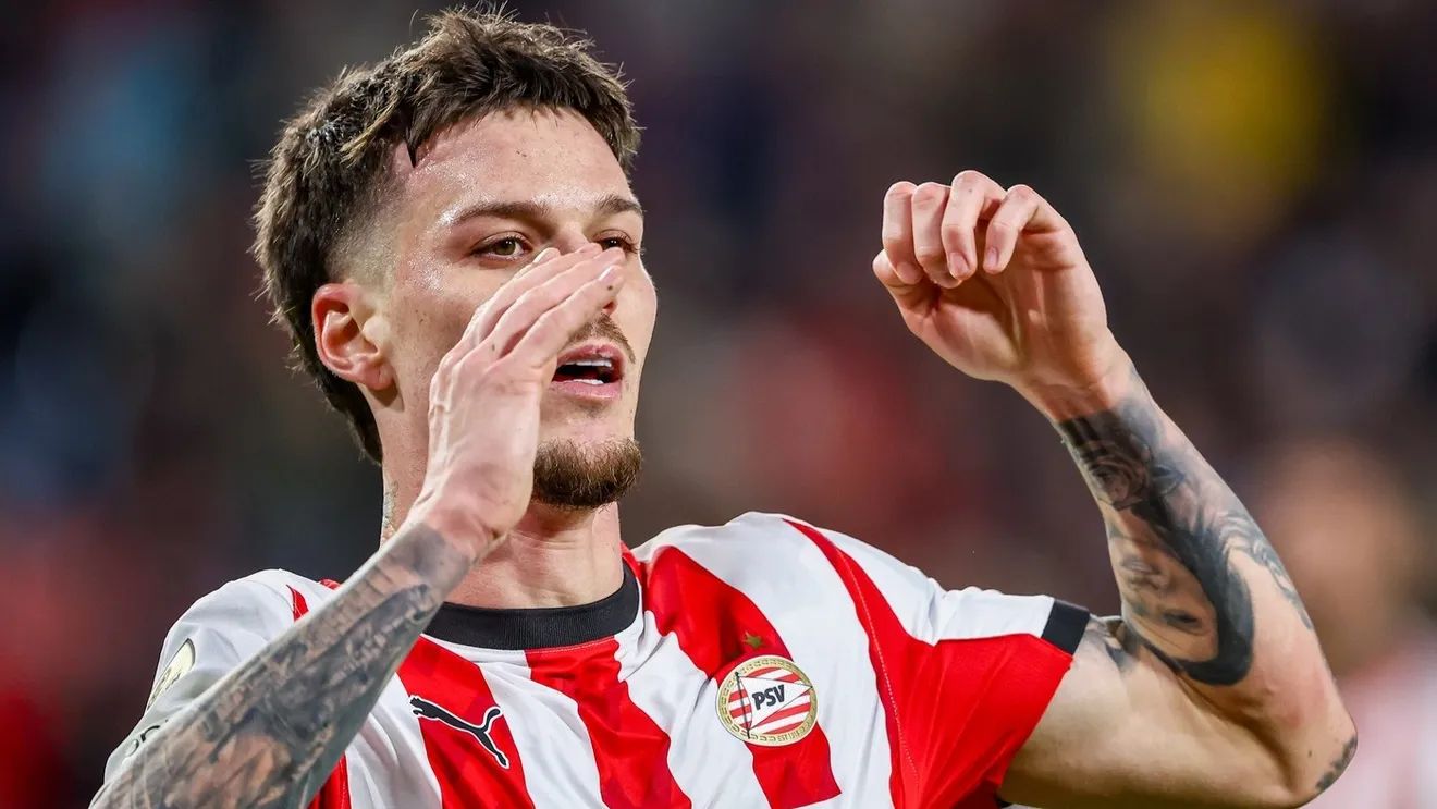 Gest urât față de Dennis Man, chiar pe gazon, din partea „șefului” de la PSV: „Dă-o naibii!”