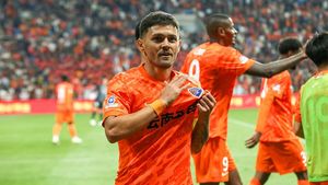 Alex Ioniță i-a înnebunit pe chinezi! A dat iar gol și cifrele sale după 9 etape sunt remarcabile