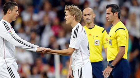 Odegaard, cel mai tânăr debutant din istoria Realului! Puștiul a intrat în locul lui Ronaldo și a reușit un meci perfect