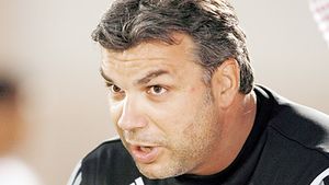 Olăroiu: "Steaua a avut și ghinion, dar a cedat mijlocul terenului"
