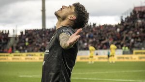 „Bombă direct în vinclu”. Reacția minunată a ungurilor după ce au văzut golul sublim al lui Florinel Coman