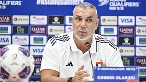 Cosmin Olăroiu a scos oamenii în stradă în Emiratele Arabe Unite: „Nu îi putem condamna pentru că te iubesc, coach!”