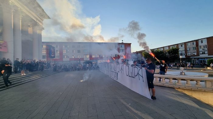 Gestul fanilor Corvinului Hunedoara la priveghiul lui Mihai Leu