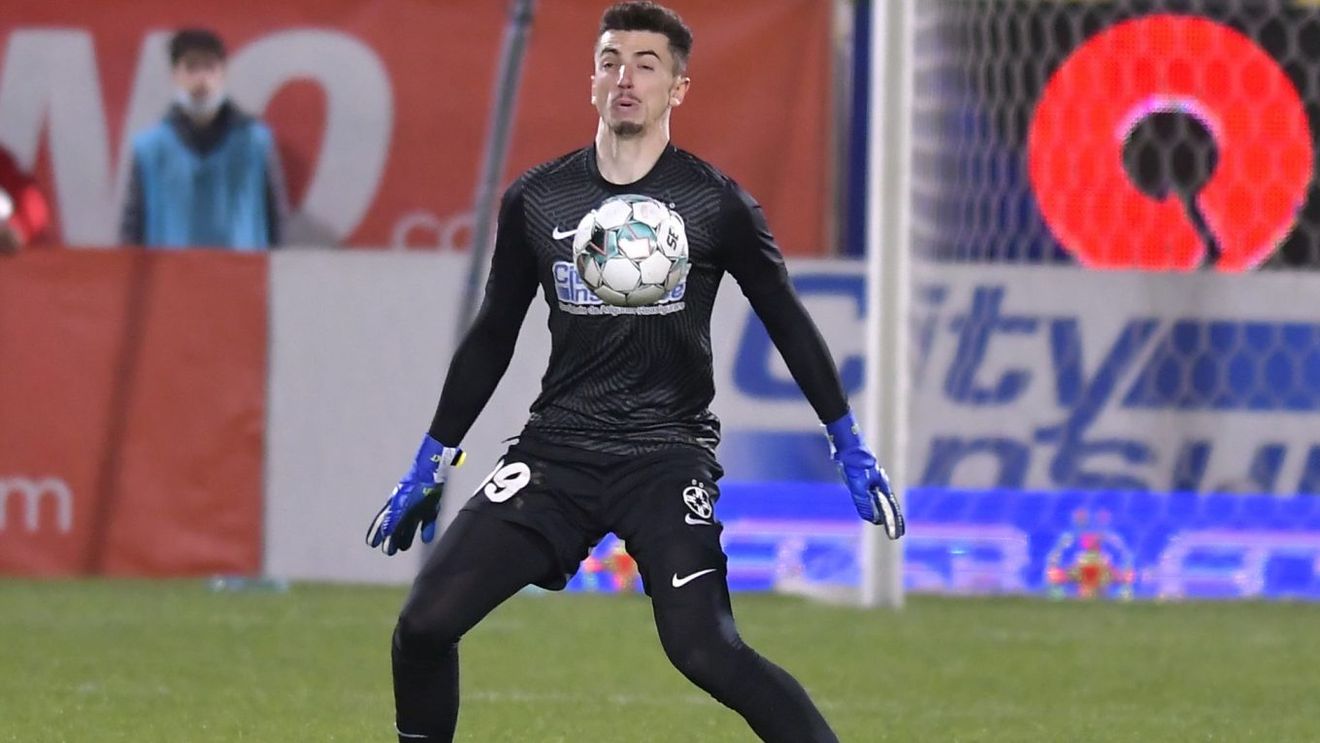 Andrei Vlad a fost scos la pauză de Gigi Becali! Portarul nu are nicio problemă medicală gravă, care să necesite înlocuirea! | EXCLUSIV