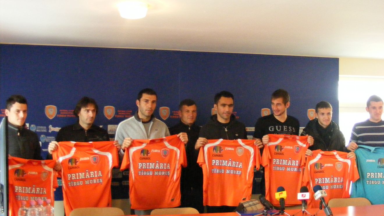FCM Târgu Mureș și-a prezentat achizițiile!** Iencsi: "Am venit cu ambiții mari"