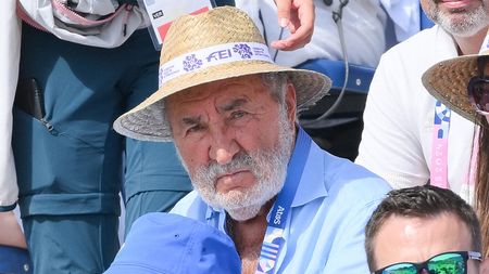 A apărut Asociația Club Sportiv Ion Țiriac. Magnatul are o marcă în culorile eternei rivale a lui Dinamo, clubul pe care l-a iubit toată viața
