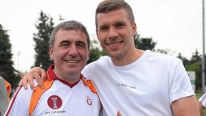 Hagi a fost invitat de Galata la aniversarea unui moment special. "Regele" a discutat cu Podolski și Sneijder, apoi a vorbit despre transferul lui Coman. Ce a anunțat: "Pot să vă spun..."