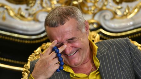 De ce i-a zis Gigi Becali lui Gică Hagi schimbarea majoră pe care o face în primul 11 al FCSB: „E nașul meu, poate să o știe”