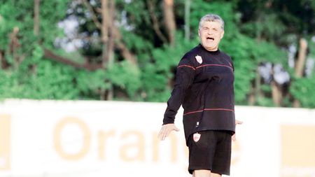 Andone pregătește o ofensivă totală:** "Atacați, atacați, atacați!"