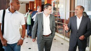 'Nu se pune problema ca Șumudică să revină la Rapid, credem în Sabău'** Ce trebuie să facă fostul antrenor al Vasluiului pentru a ajunge în Giulești