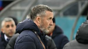 Mihai Stoica a reacționat după faza controversată de la CFR Cuj - Rapid 1-1. „Asta a văzut Hațegan”