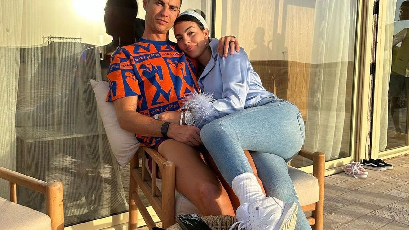 Cât încasează Georgina Rodriguez, iubita lui Cristiano Ronaldo, pentru un singur minut live pe internet. Suma este fabuloasă | GALERIE FOTO
