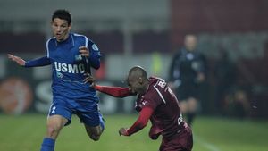 Gabi Matei a semnat cu Steaua! Grigoraș:** "Nu e ușor să joci în Ghencea! Și soacra mea știe ce se întâmplă acolo!