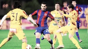 Lăcătuș s-a conformat: Dică, vârf de atac!** Fostul decar a fost cel mai căutat stelist de pe teren