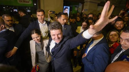 Controversatul milionar român a răbufnit după ce a văzut că Nicușor Dan e noul președinte al României: „Cei vinovați să vă ștergeți la gură cu hârtie igienică”