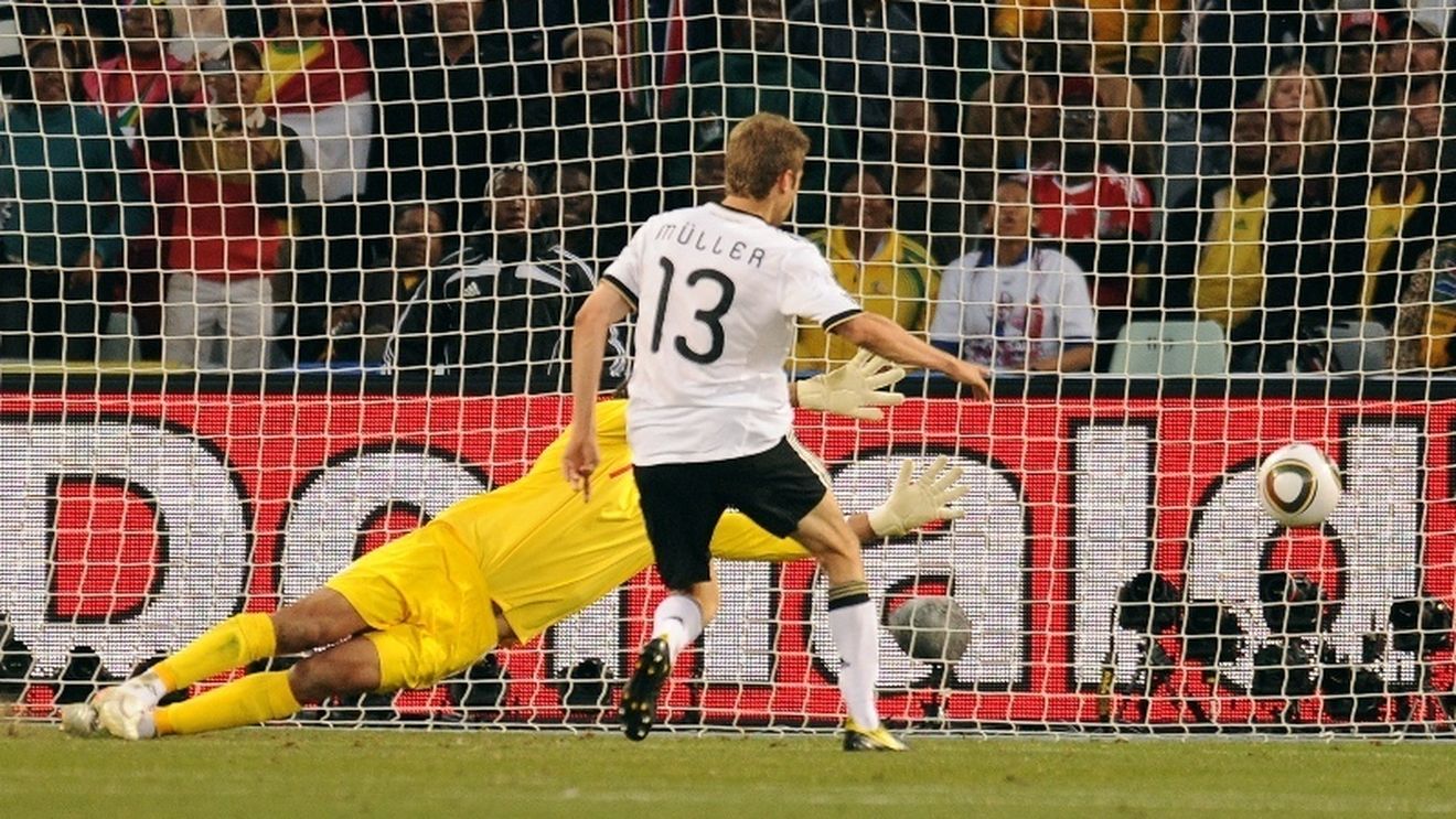 VIDEO 3D** BYE-BYE England! Elevii lui Capello, umiliți de nemți!