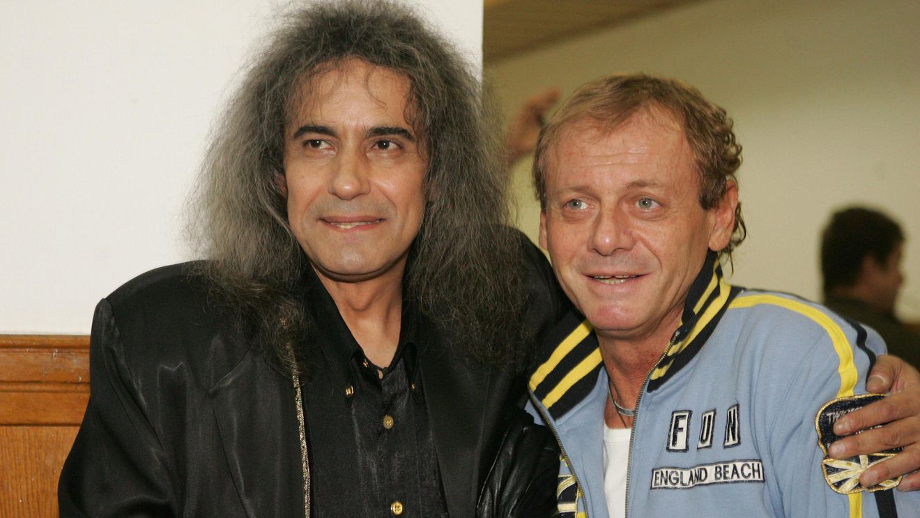 Moment impresionant în Ardeal! Cristi Minculescu și fiul lui Adrian Păunescu, omagiu pe scenă pentru marele Balaci: "Poate găsește Ilie drumul înapoi spre casă"! Tot Clujul a cântat "Oltenia, eterna Terra Nova" | VIDEO