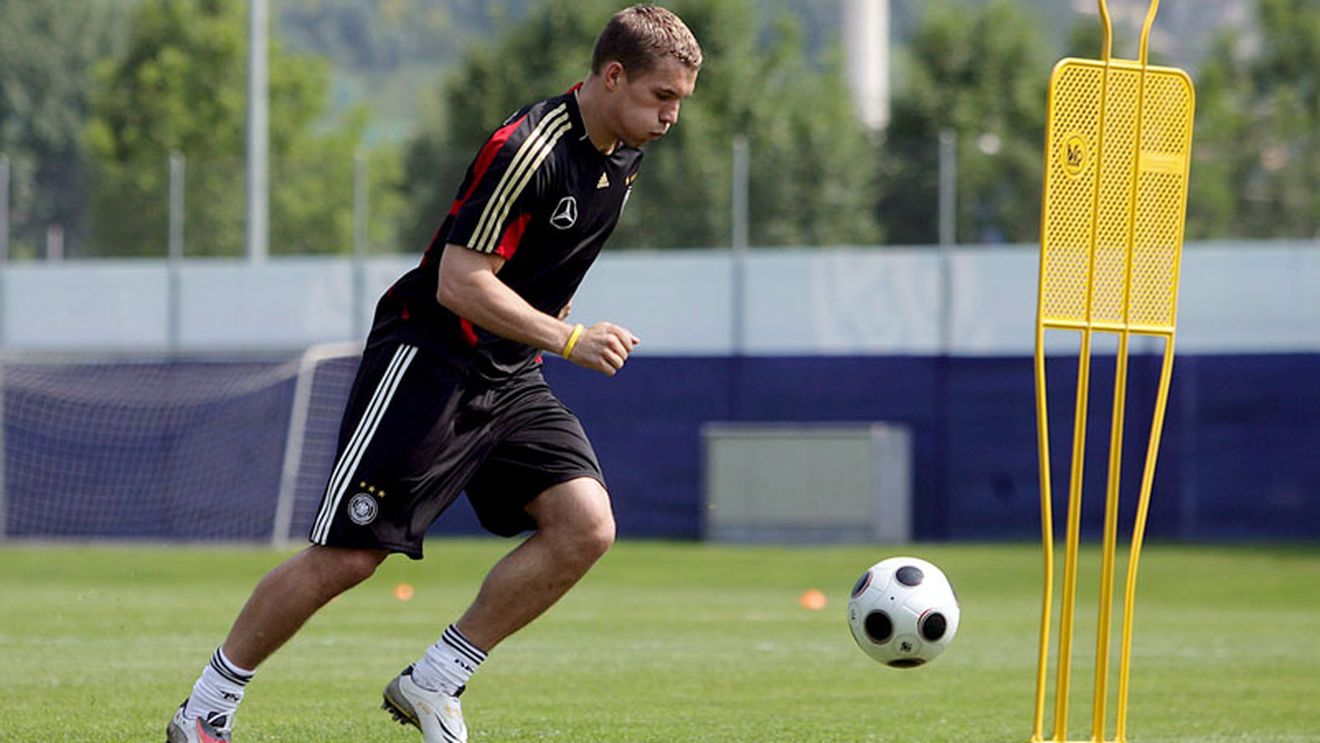 Podolski: "N-ar fi trebuit să semnez niciodată cu Bayern"