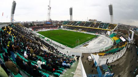 Dan Petrescu, aproape de TRAGEDIE!** O mină anti-tanc a fost găsită pe stadionul lui Kuban, Armata mușamalizează cazul: "E o fumigenă"