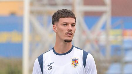 Dennis Man a semnat cu PSV Eindhoven! Olandezii au „scăpat” pe internet prima poză a românului în tricoul campioanei