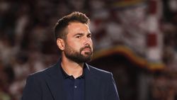 Adrian Mutu, lovitura de imagine pregătită în secret de Emil Boc! Cu Stanciu și Burcă pe teren, „Briliantul” ar fi antrenorul ales pentru a ataca titlul