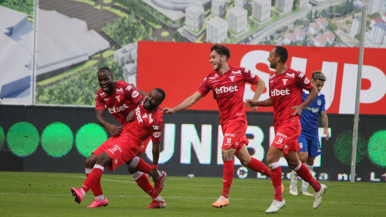 FC U Craiova - UTA 2-3, în etapa 14 din Superliga | Victorie uriașă obținută de echipa lui Mircea Rednic, după un meci extrem de spectaculos