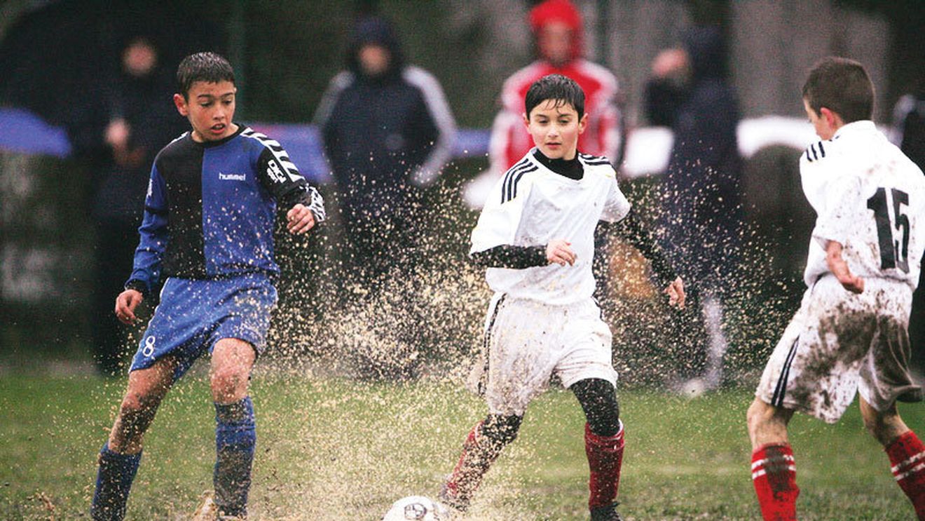 Urmașii "Regelui" trag prin noroaie