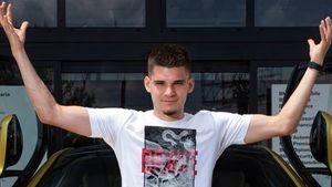 Liga Campionilor | Ianis Hagi, inclus printre cei 10 tineri fotbaliști care pot face "dezordine". Ce au scris jurnaliștii străini despre fiul "Regelui": "Asta e partea interesantă"