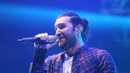 Smiley, ultras de mic! Celebrul cântăreț este mare fan al echipei FC Argeș și a dezvăluit ce năzbâtie a făcut în copilărie de dragul fotbalului | VIDEO