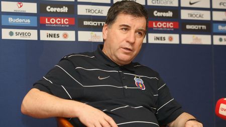 Porumboiu: "Ești prea mic! Tu doar plimbi mapa la Steaua!"